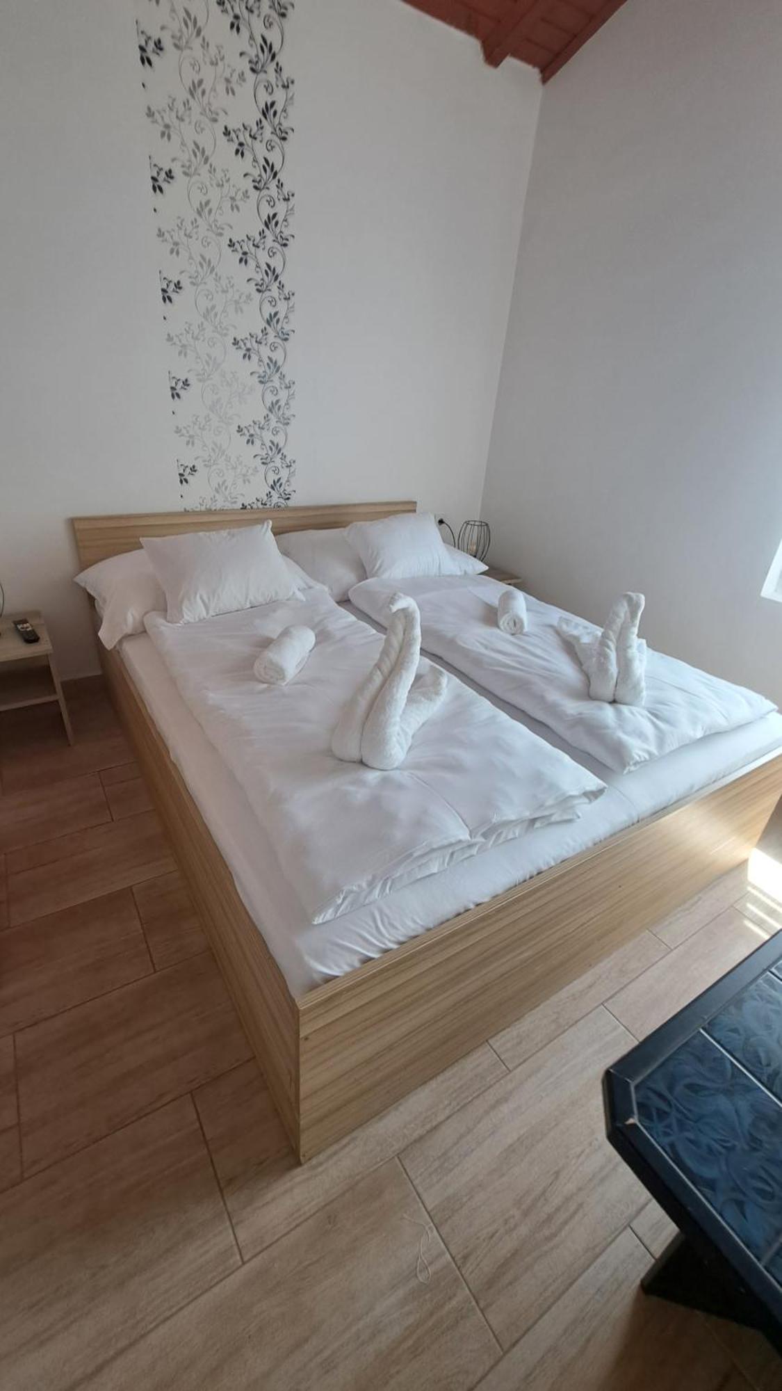 Hajdúszoboszló Marabella Apartmanok מראה חיצוני תמונה